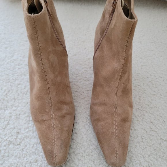 VENUS Shoes - VENUS USA Camel Suede Zip Ankle Boots Size 6M